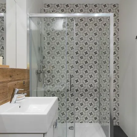 Symphony Modern Tower