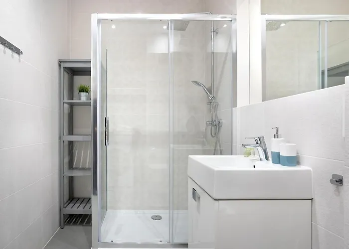 Symphony Modern Tower Hotel apartamentowy 3*